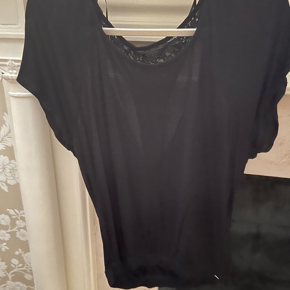 Guess top